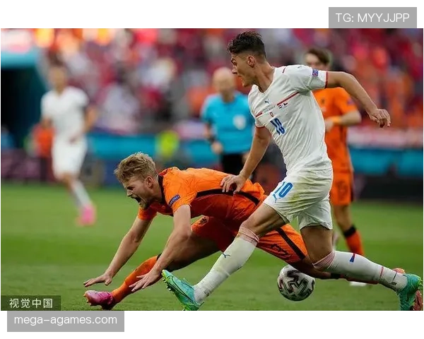 禁区外犯规判罚要点：直接任意球与红牌的判定标准