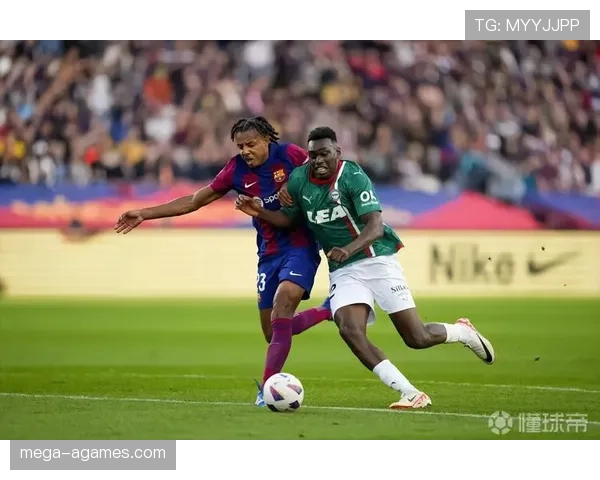 巴萨防线稳定性仍存隐患，争冠关键时刻对球队表现造成影响。