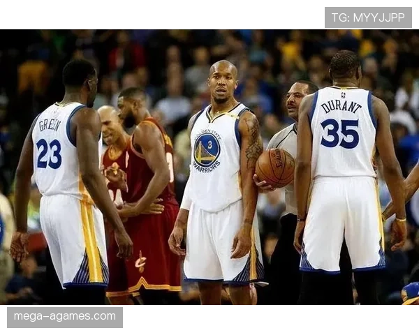 篮球中的三秒规则在国际篮联与NBA中有何不同解读？